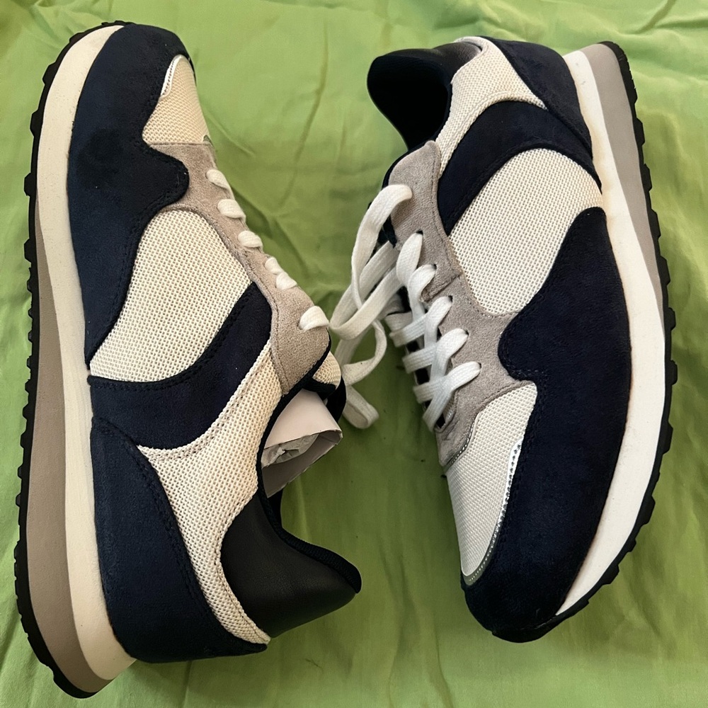 JUST FAB Gwen Athletic Sneaker - woman’s size 10